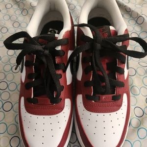 Nike size 7y in boys